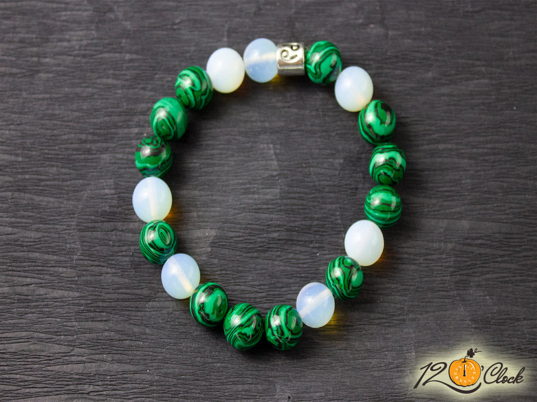 Гривна "Малахит и лунен камък" - зодия Рак