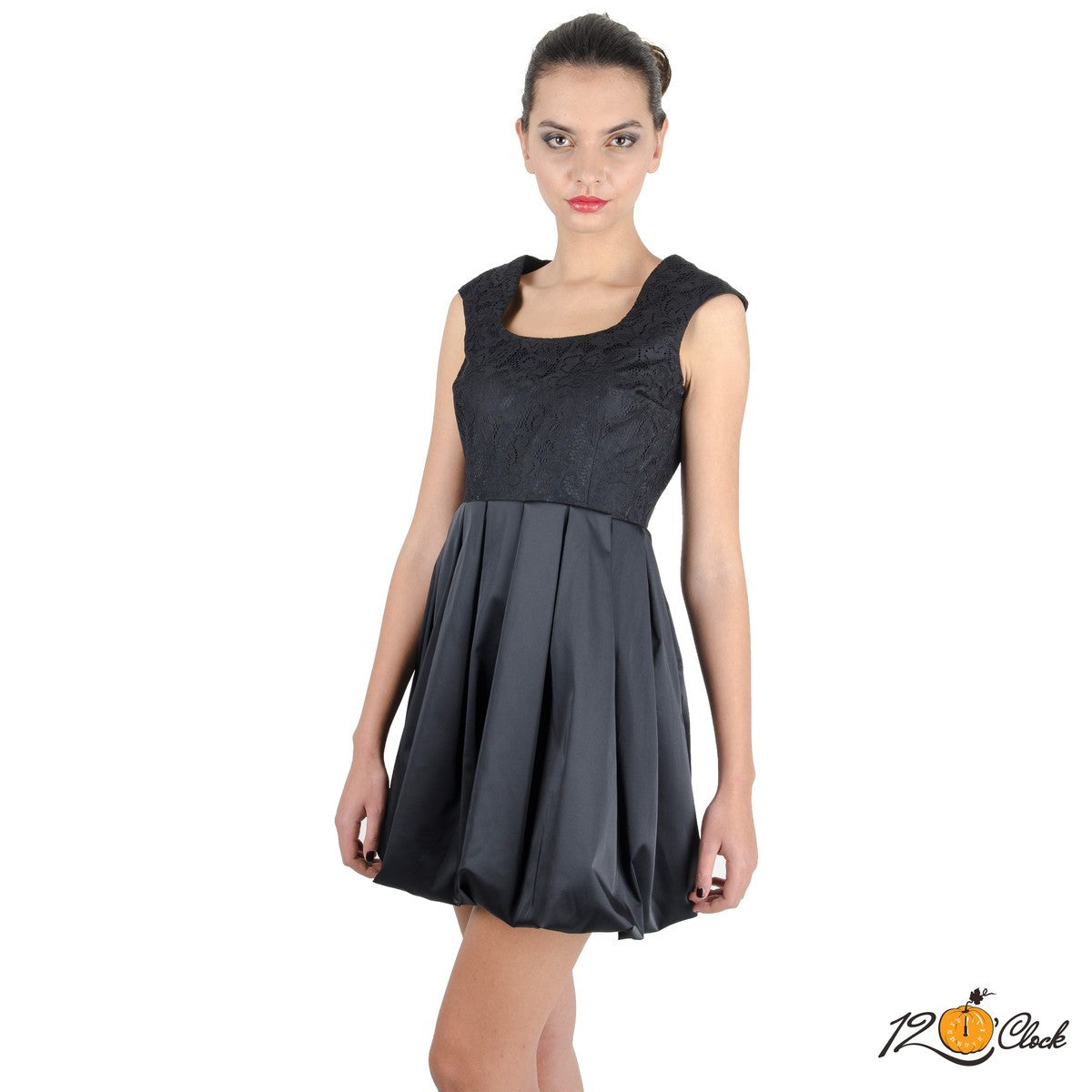 Къса рокля от сатен и дантела от Twelve O'clock