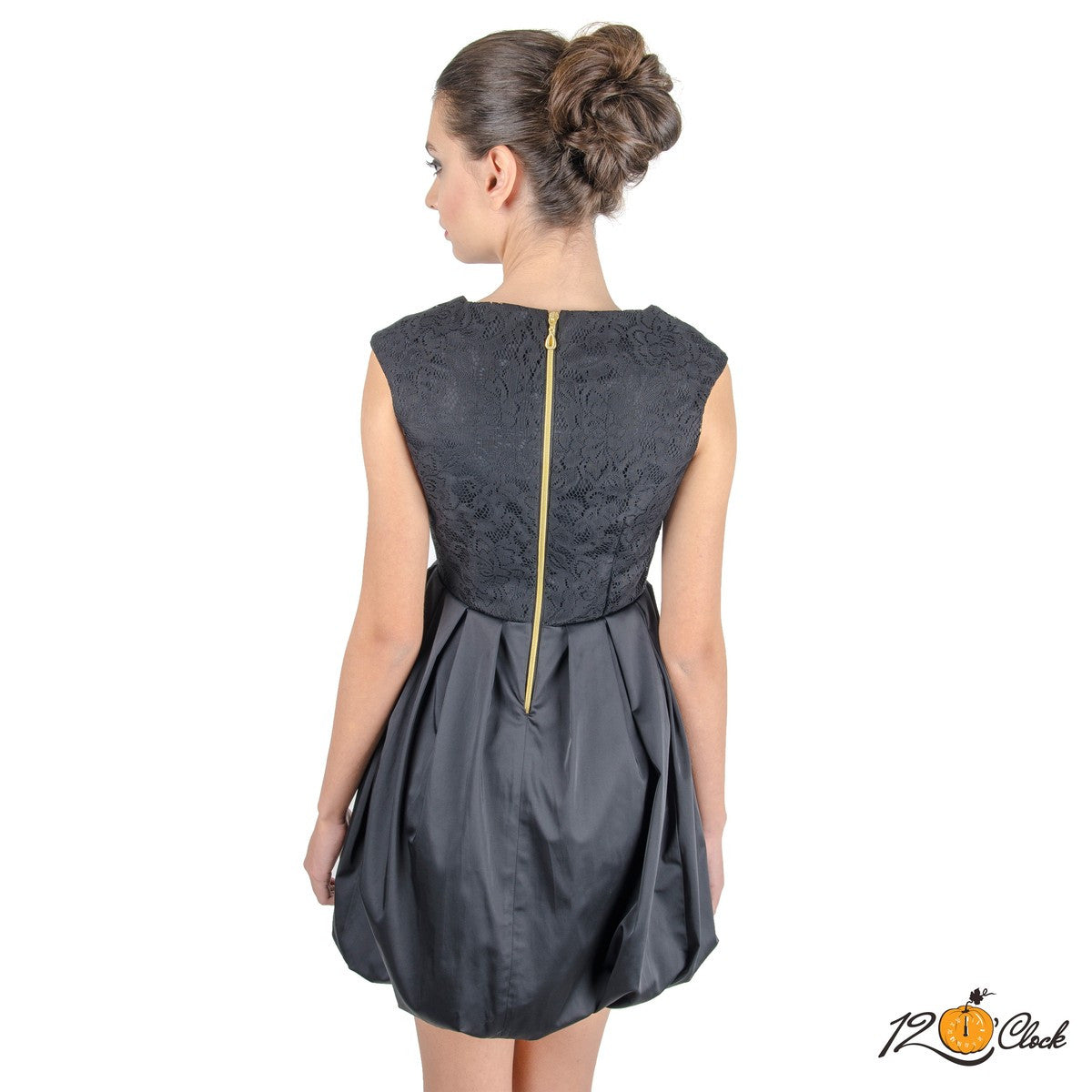 Къса рокля от сатен и дантела от Twelve O'clock