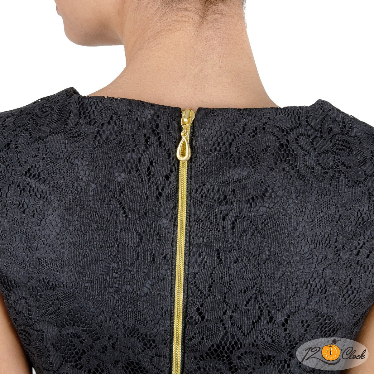 Къса рокля от сатен и дантела от Twelve O'clock