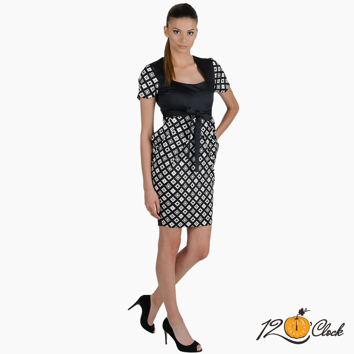 Пролетна рокля с къс ръкав в черно и бяло, елегантна от Twelve O'clock