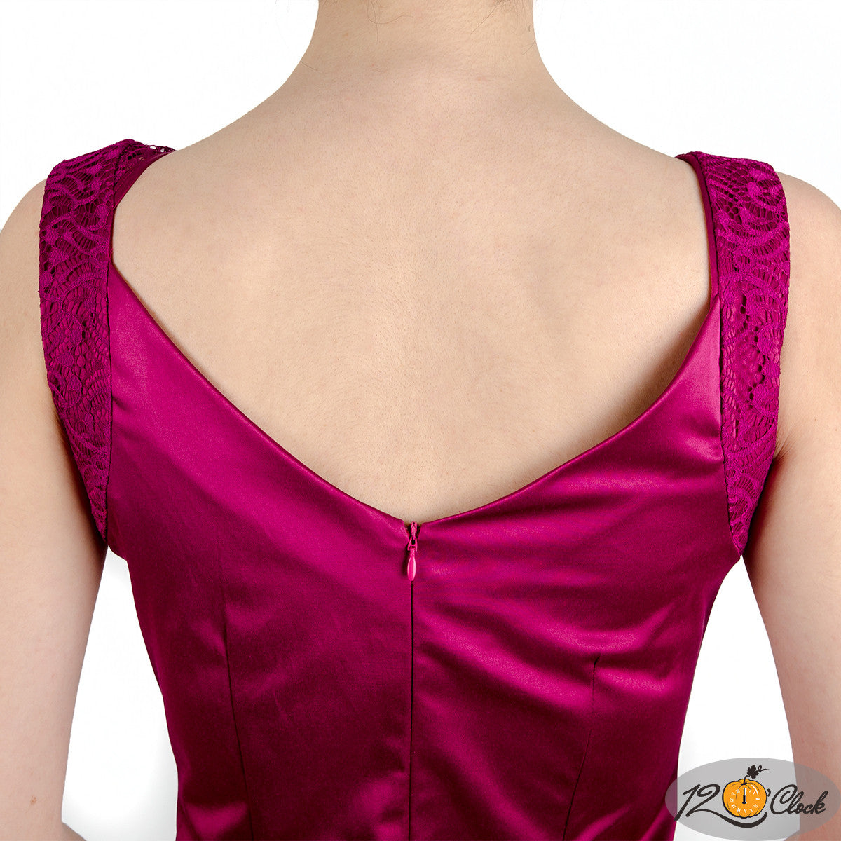 Вталена къса лилава рокля с дателени акценти от Twelve O'clock