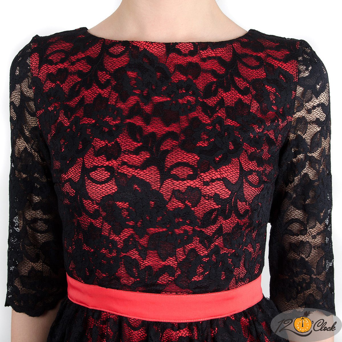 Кокетна къса рокля със сатенена основа от Twelve O'clock