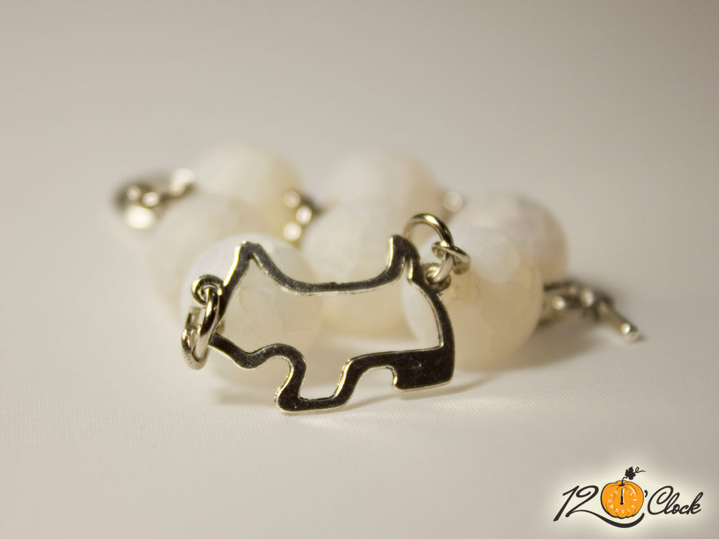 Ръчно изработена гривна с кученце и бял драконов ахат мат от Twelve O'clock