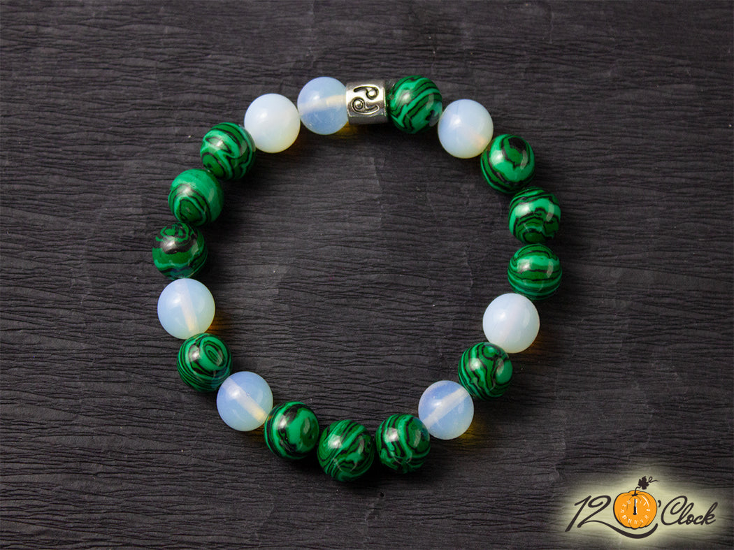 Гривна "Малахит и лунен камък" - зодия Рак