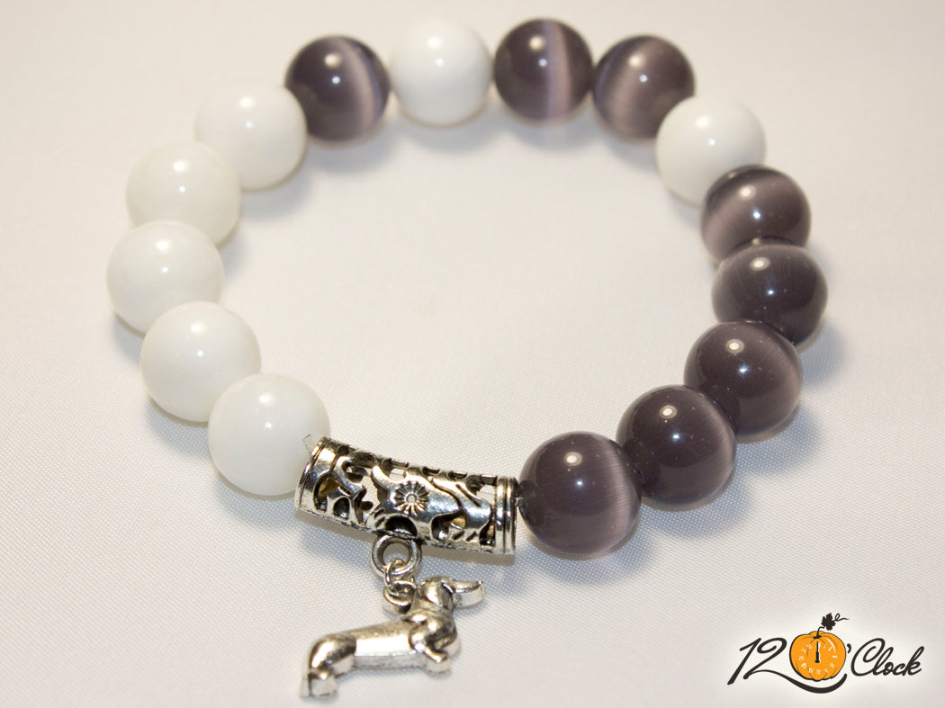 Ръчно изработена гривна със седеф и сиво котешко око и висулка кученце от Twelve O'clock