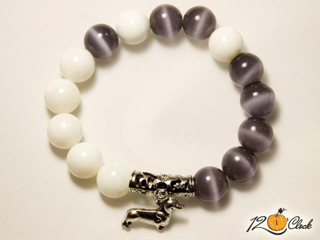 Ръчно изработена гривна със седеф и сиво котешко око и висулка кученце от Twelve O'clock