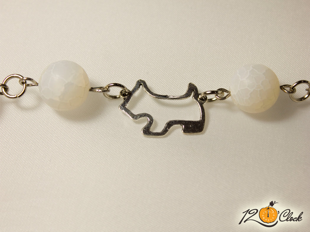 Ръчно изработена гривна с кученце и бял драконов ахат мат от Twelve O'clock
